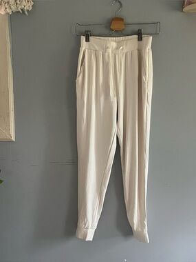 NWOT Cozy Earth Joggers